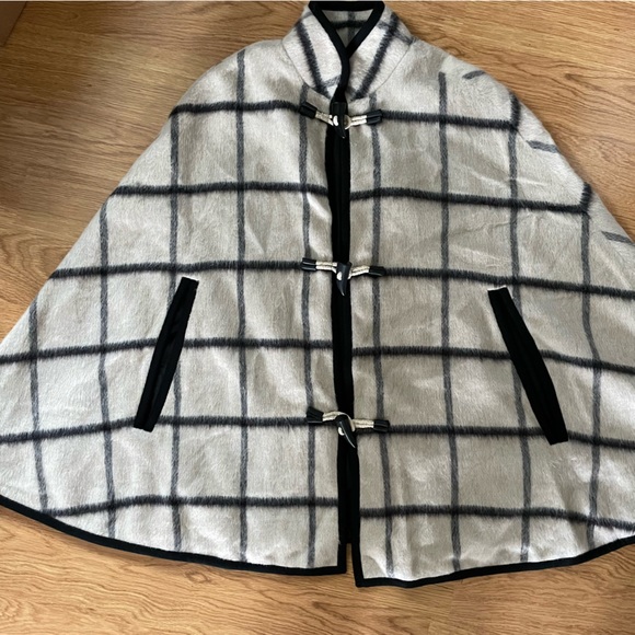 NWT Pearl by Lela Rose Checkered Plaid Wool Cape Poncho with Pockets Size Large - Picture 7 of 11